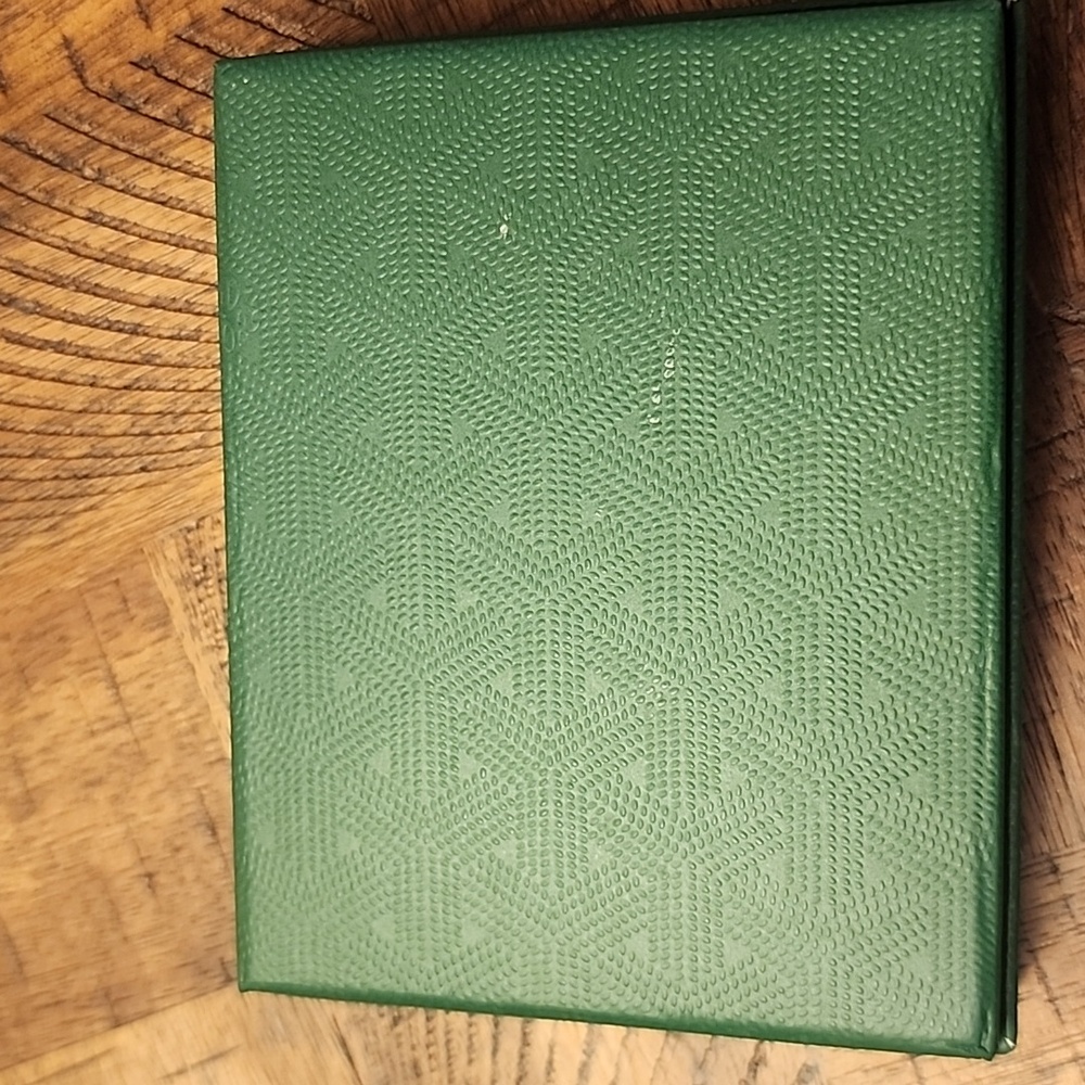 Goyard Green Box with Cloth 5x4 Inches - Picture 2 of 3